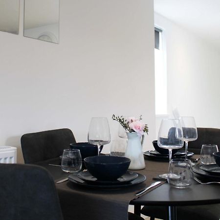 Abingdon - Private Flat With Parking 09 Apartment Екстериор снимка