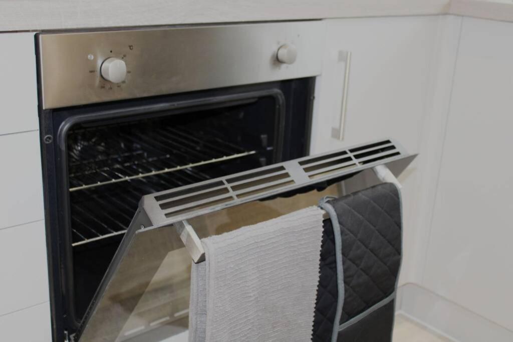 Abingdon - Private Flat With Parking 09 Apartment Екстериор снимка