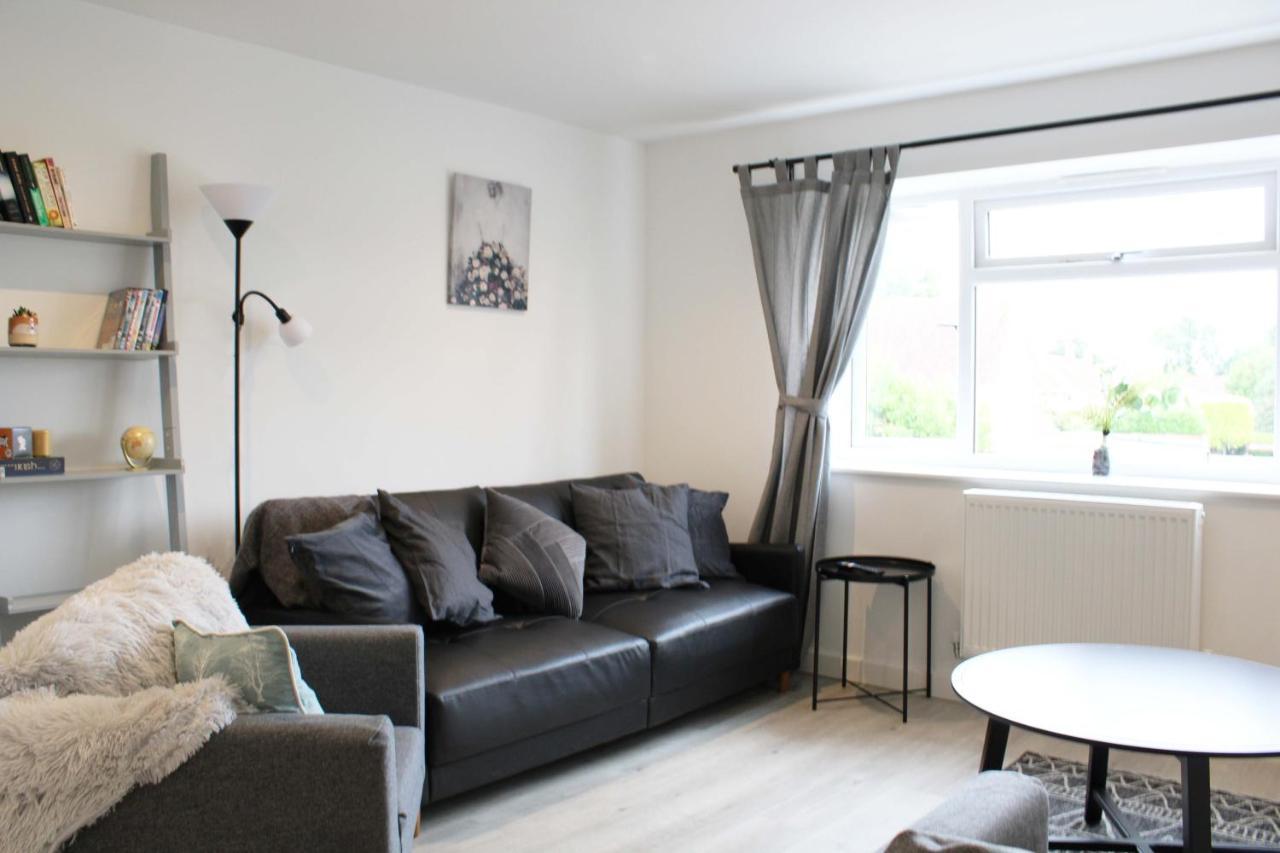 Abingdon - Private Flat With Parking 09 Apartment Екстериор снимка